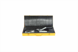 Hand-operated hydraulic cable cutter