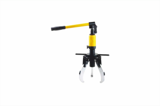 Skid-resistant hydraulic puller
