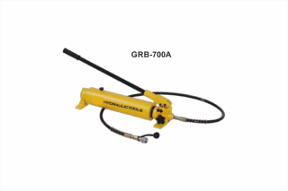 Hand operated hydraulic pump
